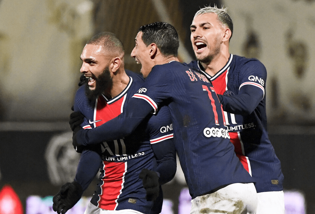 爱游戏手机版-梅西重要时刻出色发挥，TL带队取胜！引发球迷热议(梅西现在哪个球队效力)