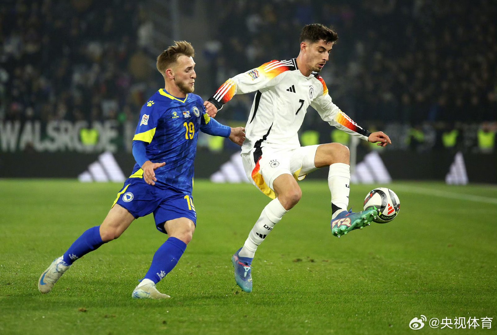 爱游戏手机版-国际比赛日欧超杯焦点战，瓦伦西亚豪取连胜，赛场秩序良好，阵容厚度经受考验的简单介绍